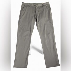 RHONE Men’s size 32x30 Flat front grey pant